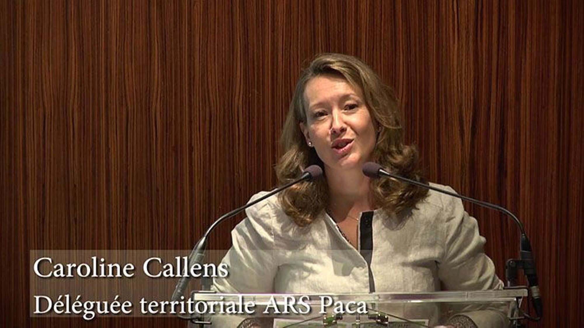 Mme Caroline Callens